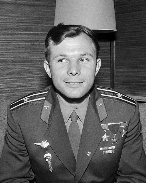 Jurij Gagarin in conferenza stampa durante la visita in Finlandia, luglio 1961